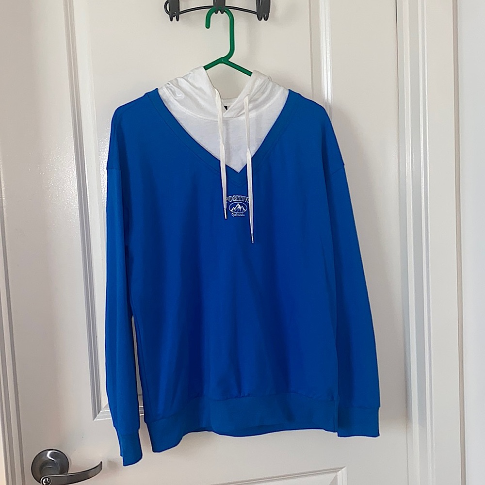 Two toned long-sleeved hoodie
